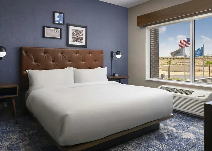 Four Points By Sheraton Hotel 3*